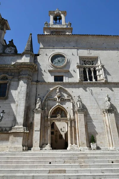 Entrance Door Medieval Church Sulmona Italian Village Abruzzo Region — Foto de Stock