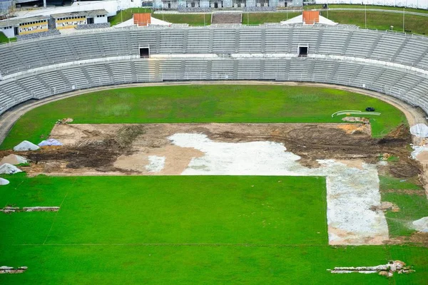 Boş Koltukları Olan Boş Bir Stadyumun Havadan Çekilmiş Görüntüsü — Stok fotoğraf