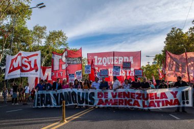 ABD Büyükelçiliği önünde ABD 'nin müdahalesine karşı sol partilerin görüşü