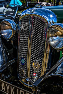 Austin 'in 6 klasik arabasının dikey yakın görüntüsü.