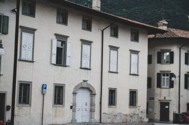 Friuli Venezia Giulia, Udine 'deki Venzone köyünün manzarası