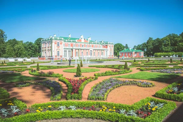 에스토니아 탈린의 전경에 가브리 궁전의 아름다운 — 스톡 사진