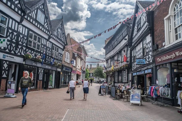 Nantwich Town Centre Sunny Day Queen 70Th Jubilee Bunting Cheshire — Stockfoto