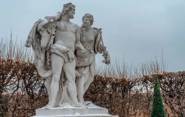 Stenen Standbeeld Buiten Het Belvedere Paleis — Stockfoto