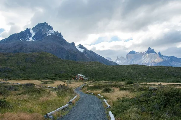 Μια Όμορφη Φωτογραφία Των Βουνών Στο Εθνικό Πάρκο Torres Del — Φωτογραφία Αρχείου