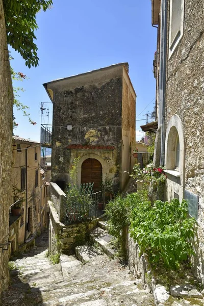 Uma Rua Estreita Aldeia San Donato Val Comino Dia Ensolarado — Fotografia de Stock