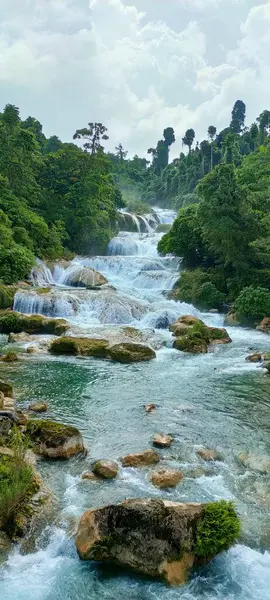 Abertical Shot Aliwagwag Falls Eco Park Στο Cateel Φιλιππίνες — Φωτογραφία Αρχείου