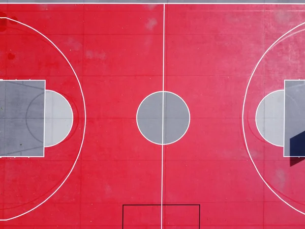 Vista Superior Del Dron Del Centro Una Cancha Baloncesto Roja — Foto de Stock