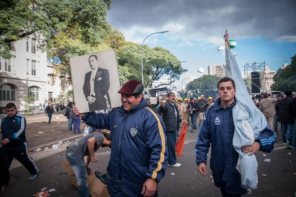 Διαδηλωτής Την Εικόνα Του Juan Peron Κατά Διάρκεια Του Εργατικού — Φωτογραφία Αρχείου