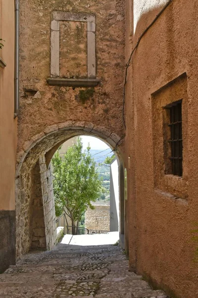 Smal Gata Omgiven Steniga Byggnader Byn San Donato Val Comino — Stockfoto