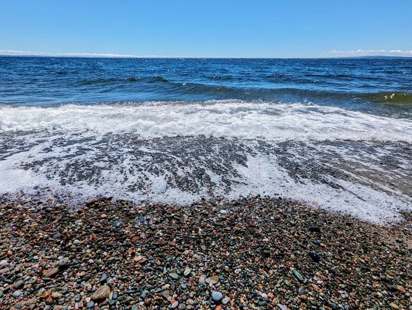 Vysokoúhlé Výhledy Mořské Vlny Dosahující Břeh — Stock fotografie