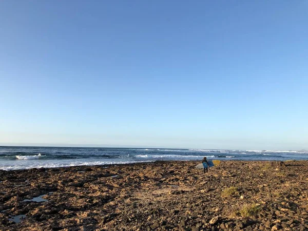 Een Betoverend Uitzicht Gouden Zonsondergang Zee — Stockfoto
