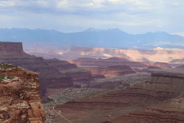 Una Vista Panorámica Del Paisaje Desierto Del Parque Nacional Canyonlands —  Fotos de Stock