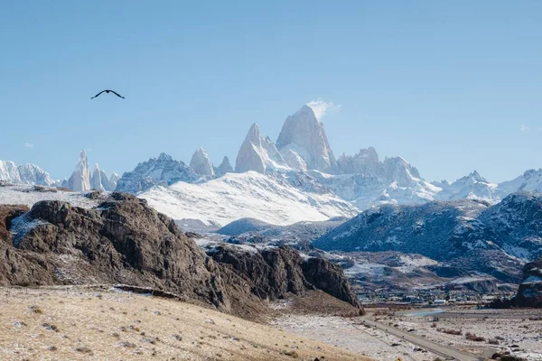 Malebný Pohled Ptáka Letícího Nad Zasněženými Svazími Fitz Roy — Stock fotografie