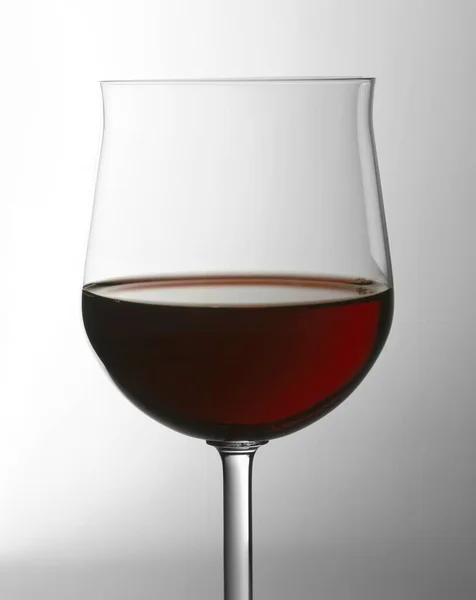 Vinho Tinto Vidro Sobre Fundo Branco — Fotografia de Stock