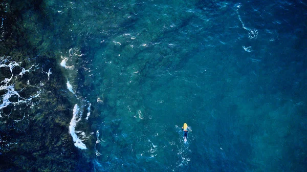 Veleiro Meio Oceano Azul Profundo — Fotografia de Stock