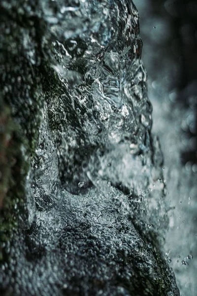 Uma Visão Detalhada Hipnotizante Espirrar Água Papel Parede Perfeito — Fotografia de Stock