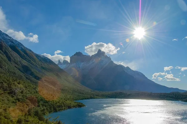 Uma Bela Foto Paisagem Montanhas Lago Parque Nacional Torres Del — Fotografia de Stock