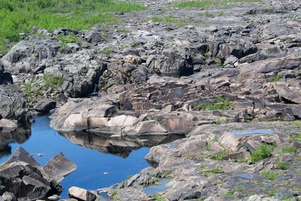 Een Rijweg Kreek Trans Labrador Het Voorjaar — Stockfoto