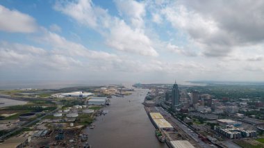 Mobile, Alabama şehir merkezinin hava görüntüsü.