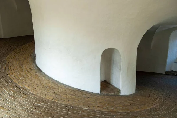 丹麦哥本哈根圆塔观测台的内部 — 图库照片