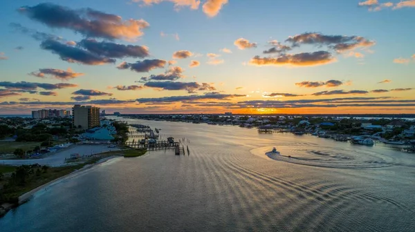 Een Schilderachtige Zonsondergang Boven Golfkust Met Moderne Gebouwen Perdido Key — Stockfoto