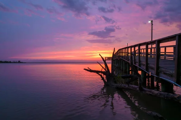Lenyűgöző Kilátás Egy Gyönyörű Látnivalóra Bayfront Park Mólóval Mobile Bay — Stock Fotó