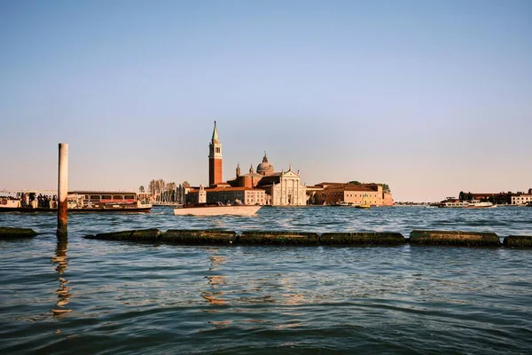 Egy Gyönyörű Városkép Kilátás Velence Olaszország Napsütéses Időben Kék Háttér — Stock Fotó