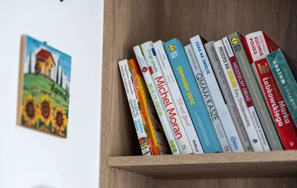 Row Polish Cooking Books Shelf Hanging Tuscany Souvenir — Stock Photo, Image