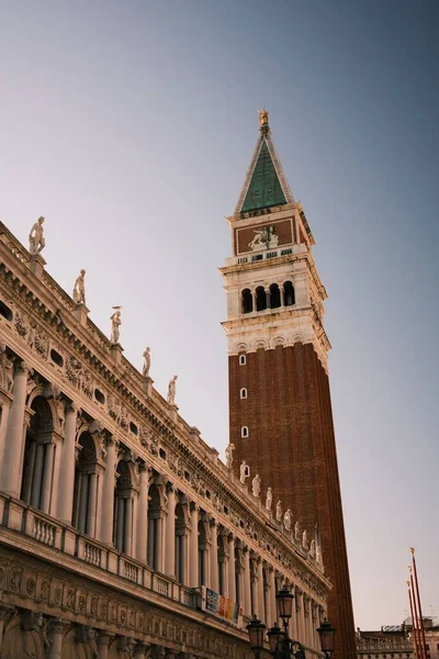 Вертикальный Снимок Площади Сан Марко Венеции Италия Летом Дневном Свете — стоковое фото