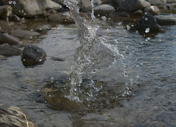 Primer Plano Salpicaduras Agua Río Suiza — Foto de Stock