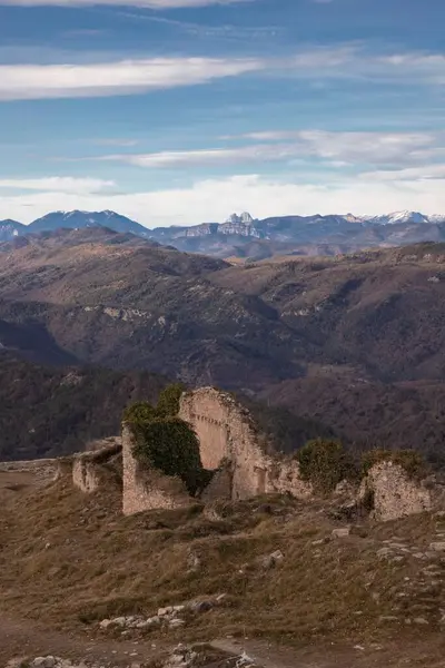 Vertical Shot Ruined Castle Hill — Stock Photo, Image