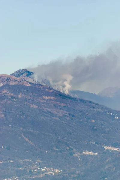 Pohled Lesní Požáry Hoře Stresa Itálie — Stock fotografie