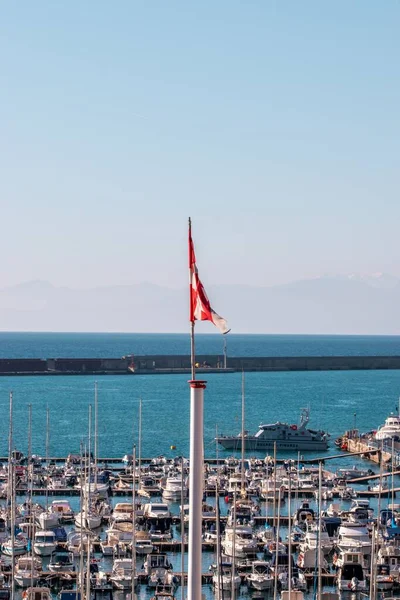 Flagga Mast Hamn Genua Italien — Stockfoto