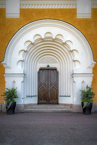 Вертикальный Снимок Двери Церкви Бракне Хоби Муниципалитете Роннеби Блекинге Швеция — стоковое фото