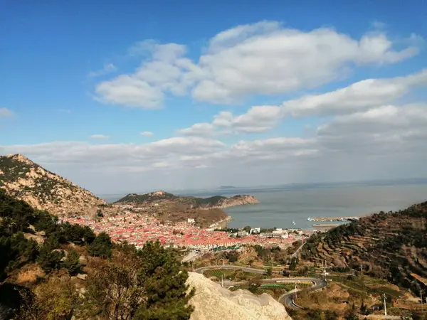 Una Vista Aérea Una Ciudad Junto Playa — Foto de Stock