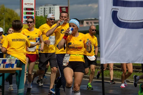 Participants 2022 Wings Life World Run Poznan Poland Drinking Water — Stock Photo, Image