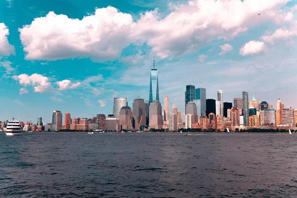 Una Hermosa Foto Del Paisaje Urbano Nueva York Junto Océano —  Fotos de Stock