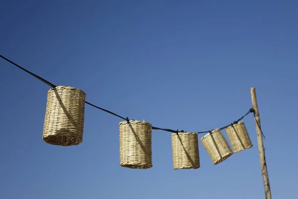 Bel Colpo Lanterne Appese Contro Cielo Blu — Foto Stock