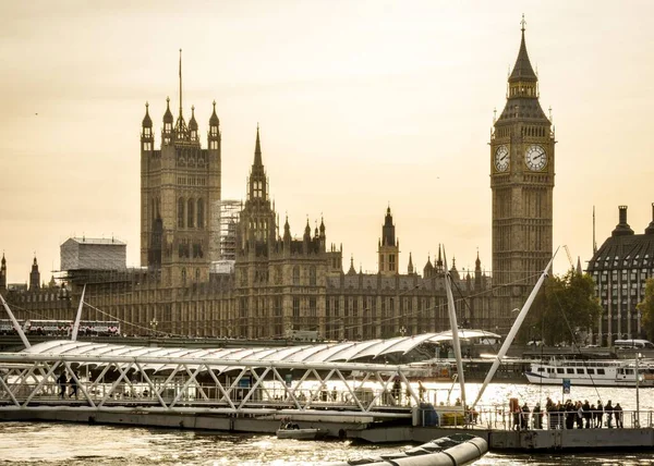 英国伦敦日落天空下的大本钟地标景观 — 图库照片