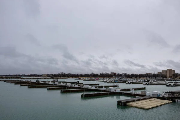 Kenosha Wisconsin Kasvetli Bir Günde Halka Açık Bir Liman — Stok fotoğraf