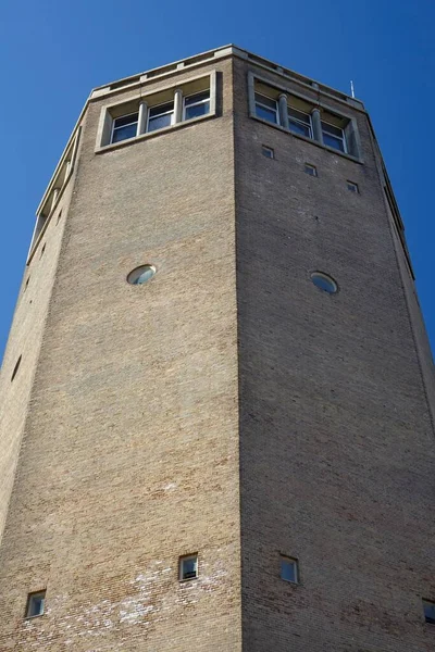 Вертикальный Снимок Старой Башни Фоне Голубого Неба Зандвоорт Северная Голландия — стоковое фото