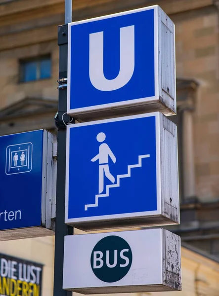 Een Verticale Close Van Het Entreebord Van Metro München Duitsland — Stockfoto