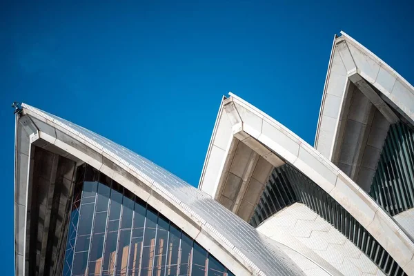 Uma Vista Parcial Edifício Ópera Sydney Austrália Dia Ensolarado — Fotografia de Stock