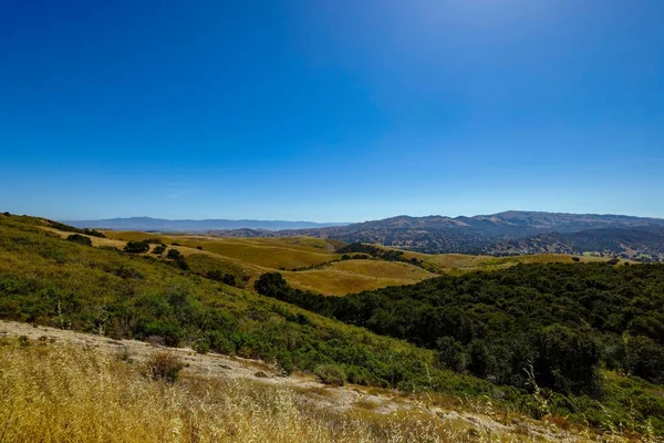 Widok Wzgórza Słoneczny Dzień Kalifornii Wsi — Zdjęcie stockowe