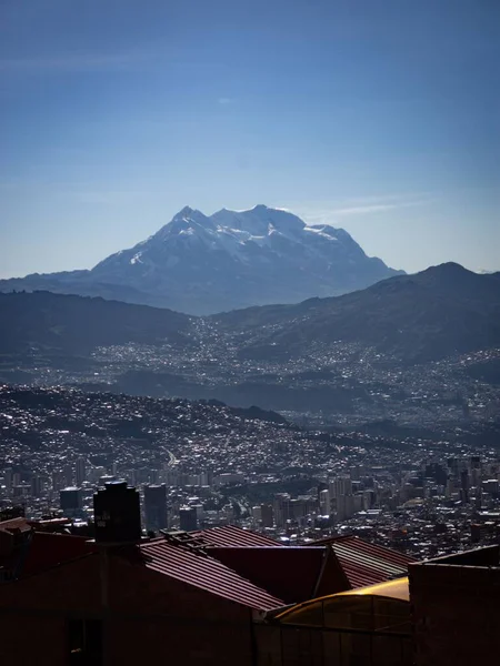 Пас Современным Городским Пейзажем Небоскребами Горы Анд Боливия — стоковое фото