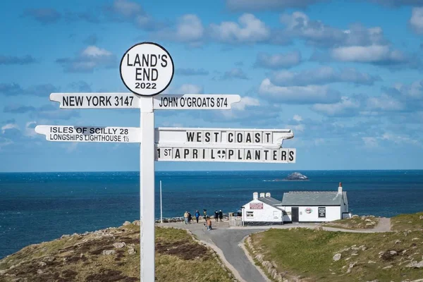 Post Various Signs Area Land End Headland Tourist Complex Western — Stock Photo, Image