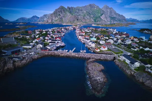 Uma Vista Aérea Bela Aldeia Henningsvaer Condado Nordland Noruega — Fotografia de Stock