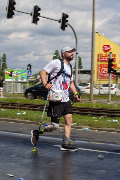 Homem Deficiente Com Paus Wings Life World Run — Fotografia de Stock