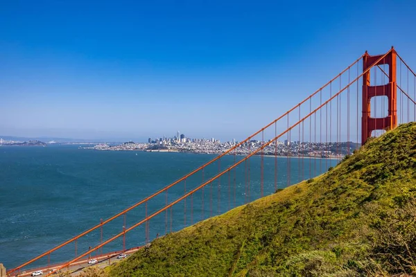 Vista Panorámica Del Famoso Puente Golden Gate Día Soleado — Foto de Stock